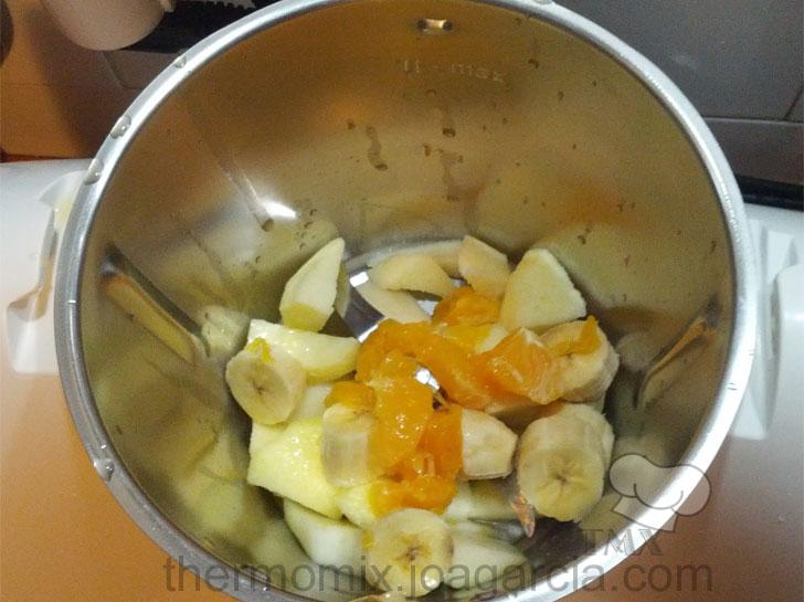 Preparación papilla de frutas