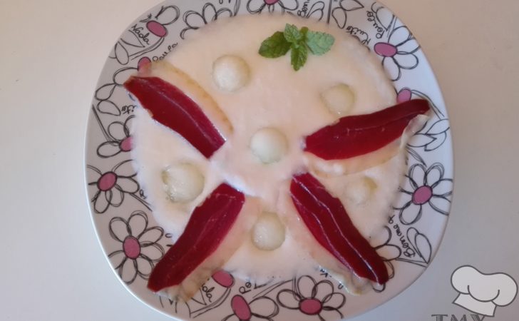 Sopa fría de melón con jamón de pato